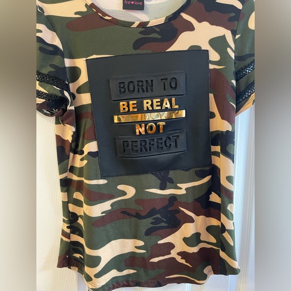 T-Shirt ( Medium). “ Born to be Real Not Perfect “ - Picture 1 of 5